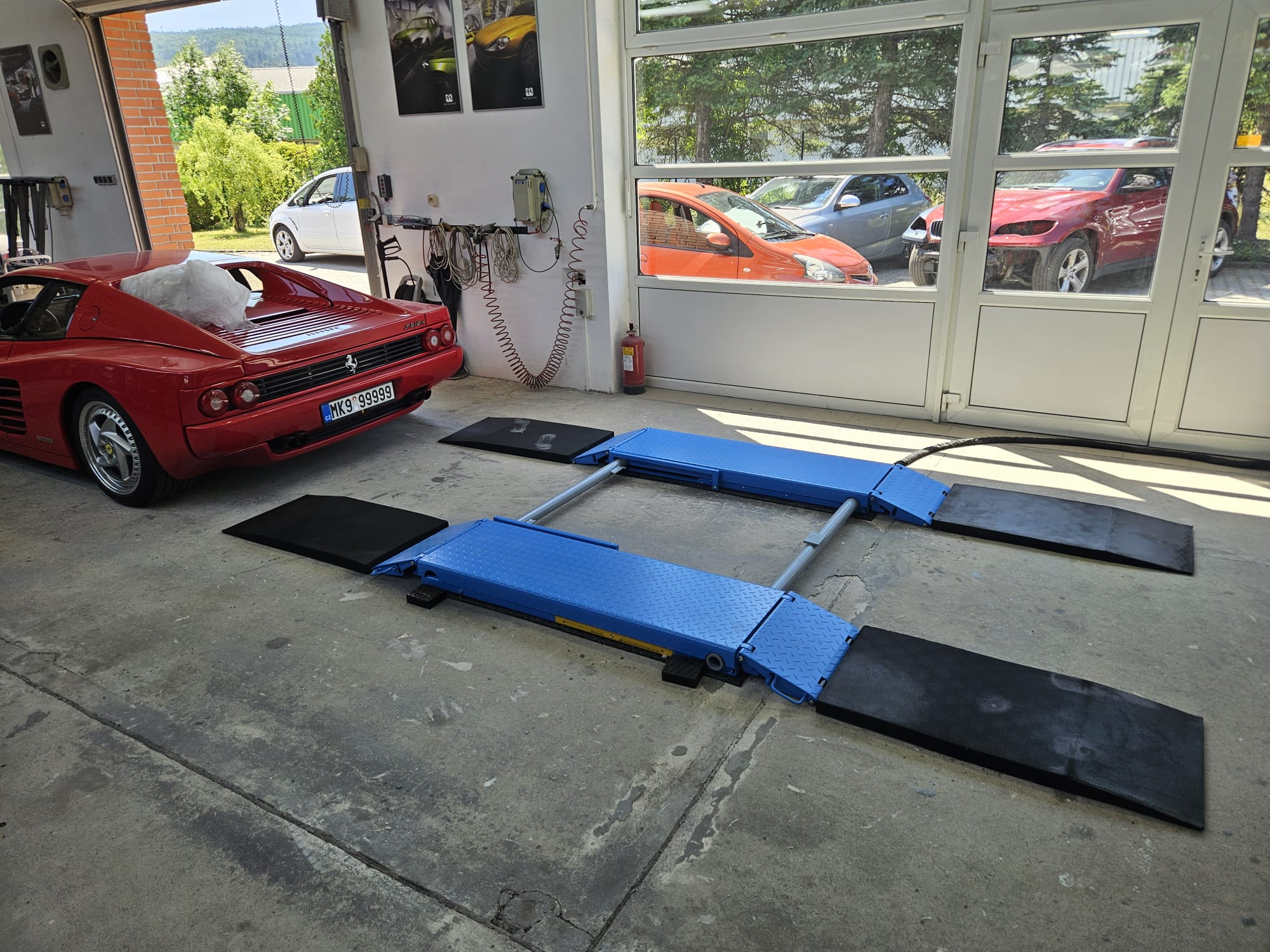 Nůžkový zvedák s nízkým zdvihem