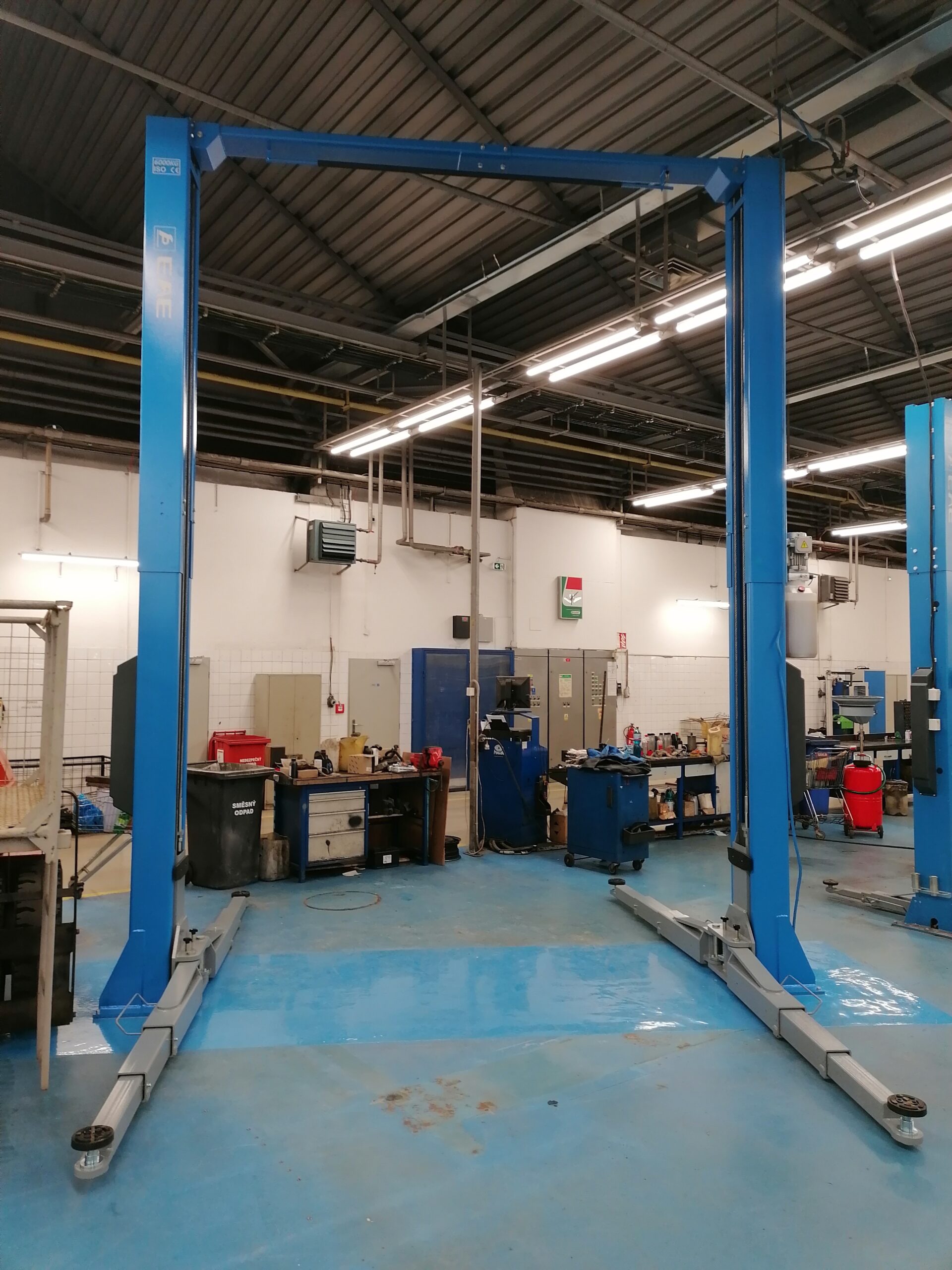 Dvousloupový zvedák s nosností 6 tun