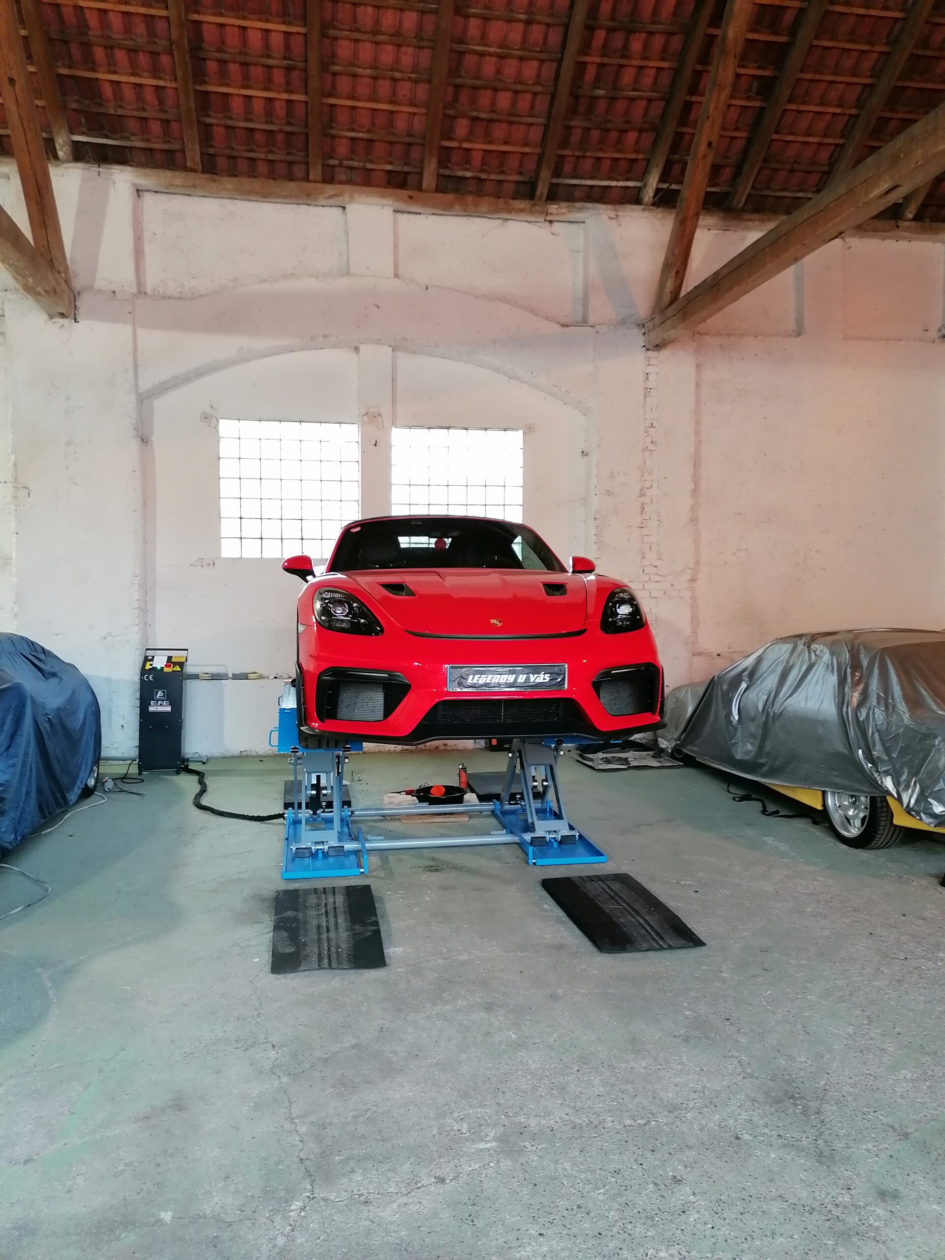 Nůžkový zvedák s nízkým zdvihem