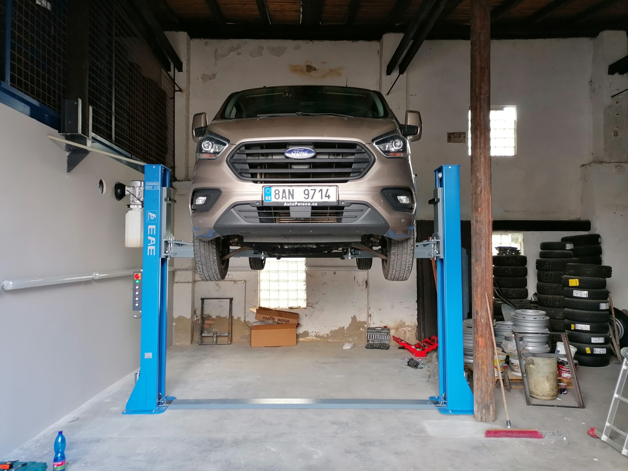 2-sloupový zvedák s nosností 5-tun