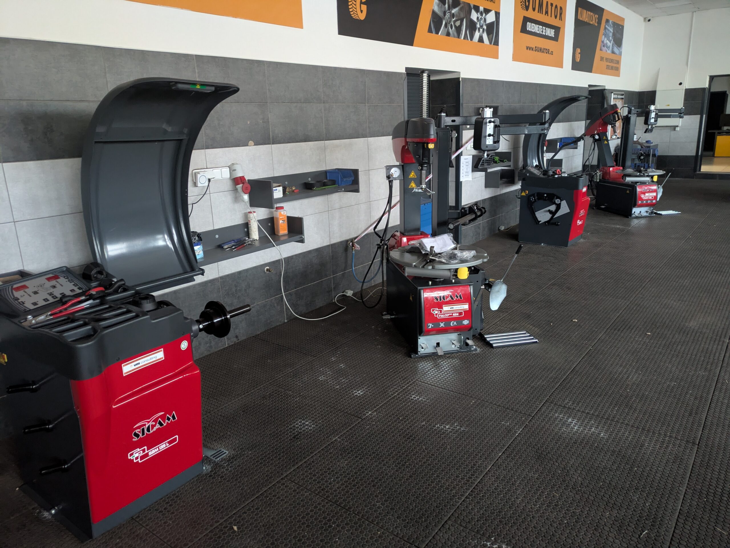 Osobní a nákladní pneuservis Sicam